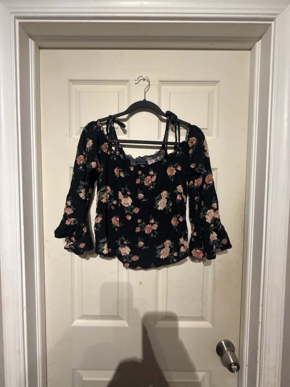 American Eagle Outfitters Floral Off-Shoulder Top Size M